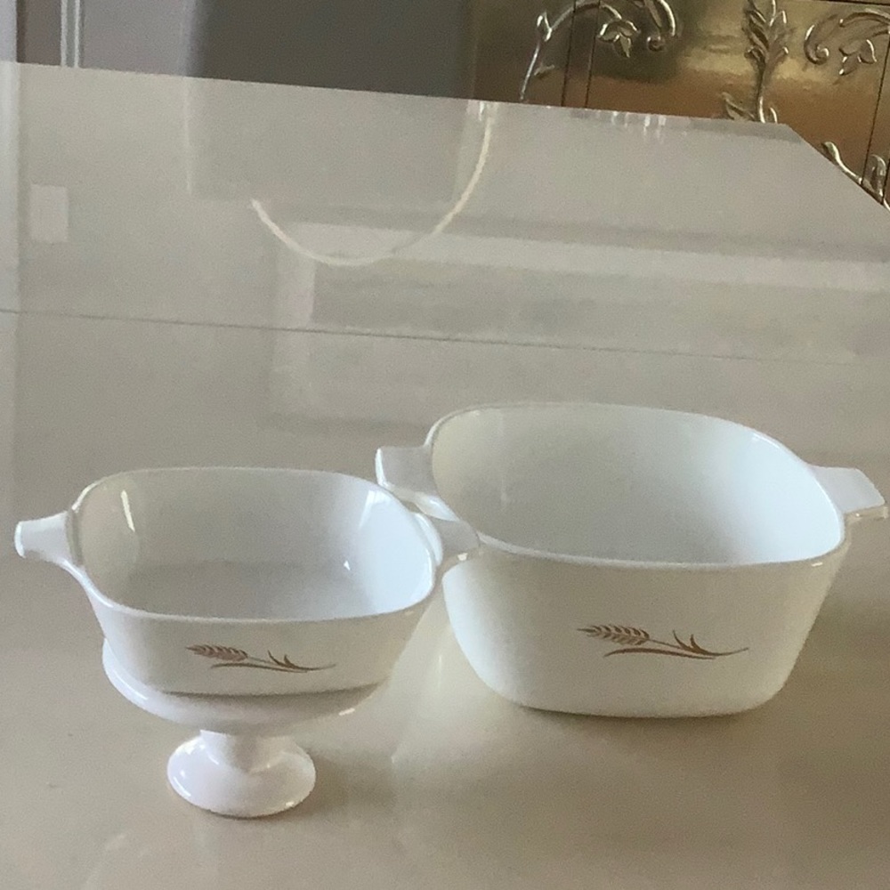 Corning Ware made in USA set two 1 1/2 cup & 1 3/4 Q used